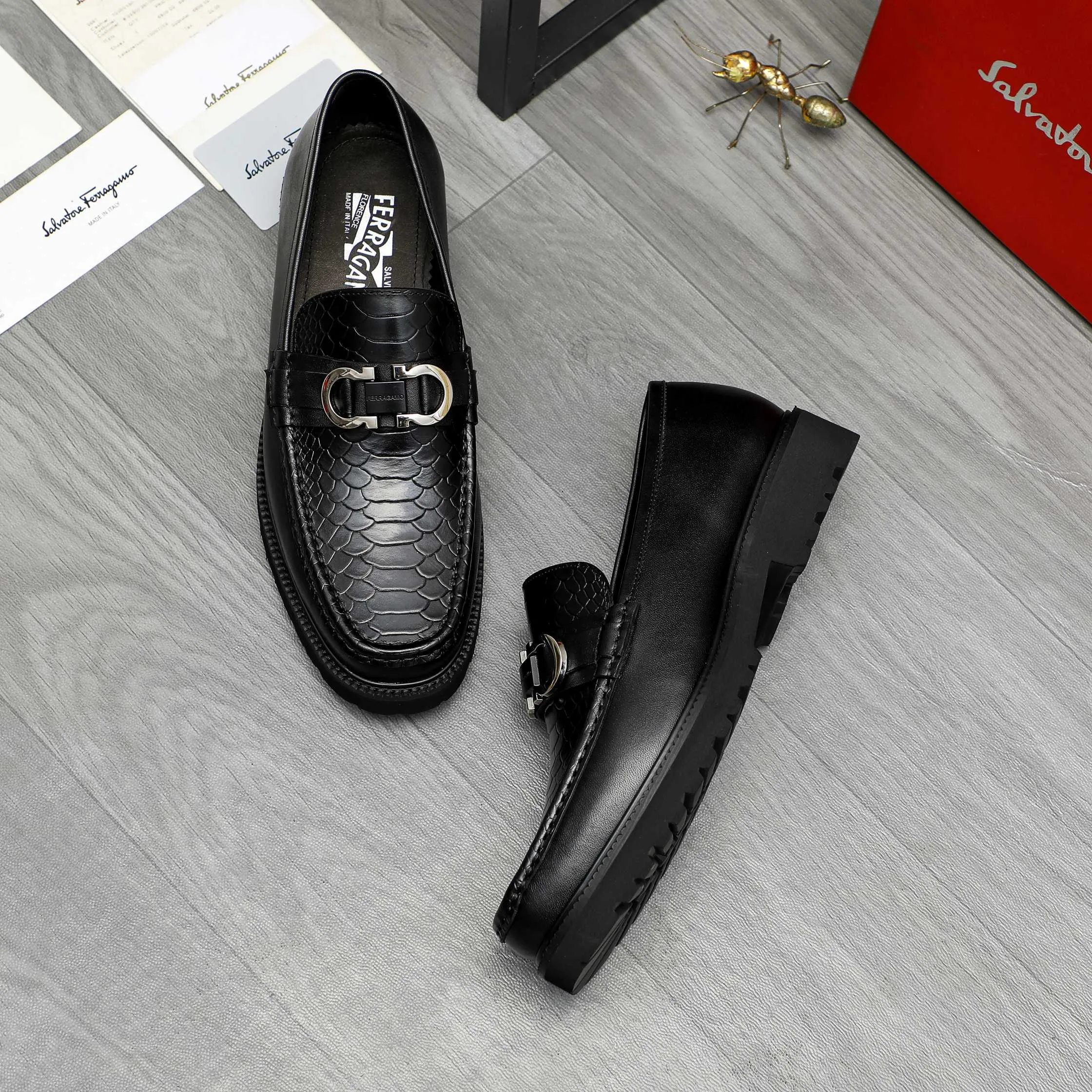 Men's shoes 💰540 Product trademark: Ferragamo "Ferragamo" business slip-on leather shoes Regular size: 38-44 (45.46 custom-made, non-refundable) Product materials: Selected high-quality snake-print cowhide upper, cowhide lining, original outsole